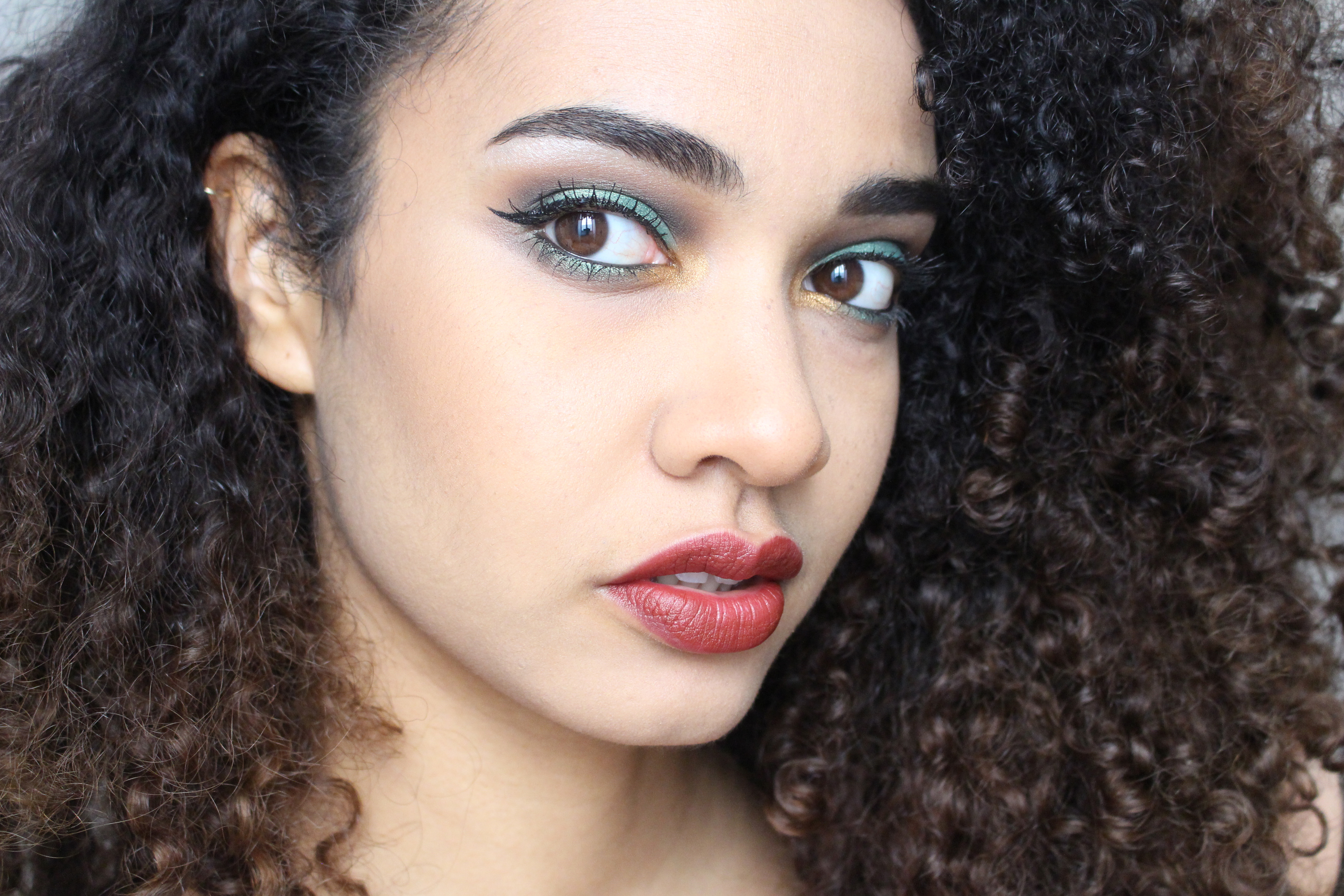 maquillage vert liner fj beauty