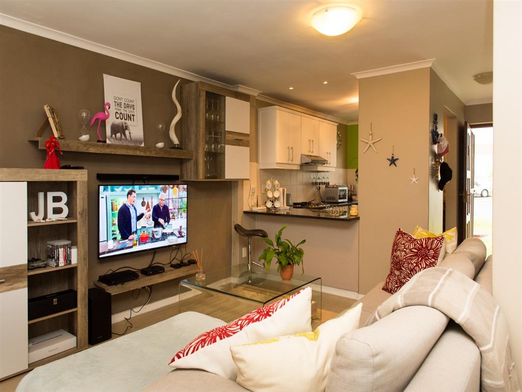Duplex for Sale in Dennegeur, Somerset West 42429