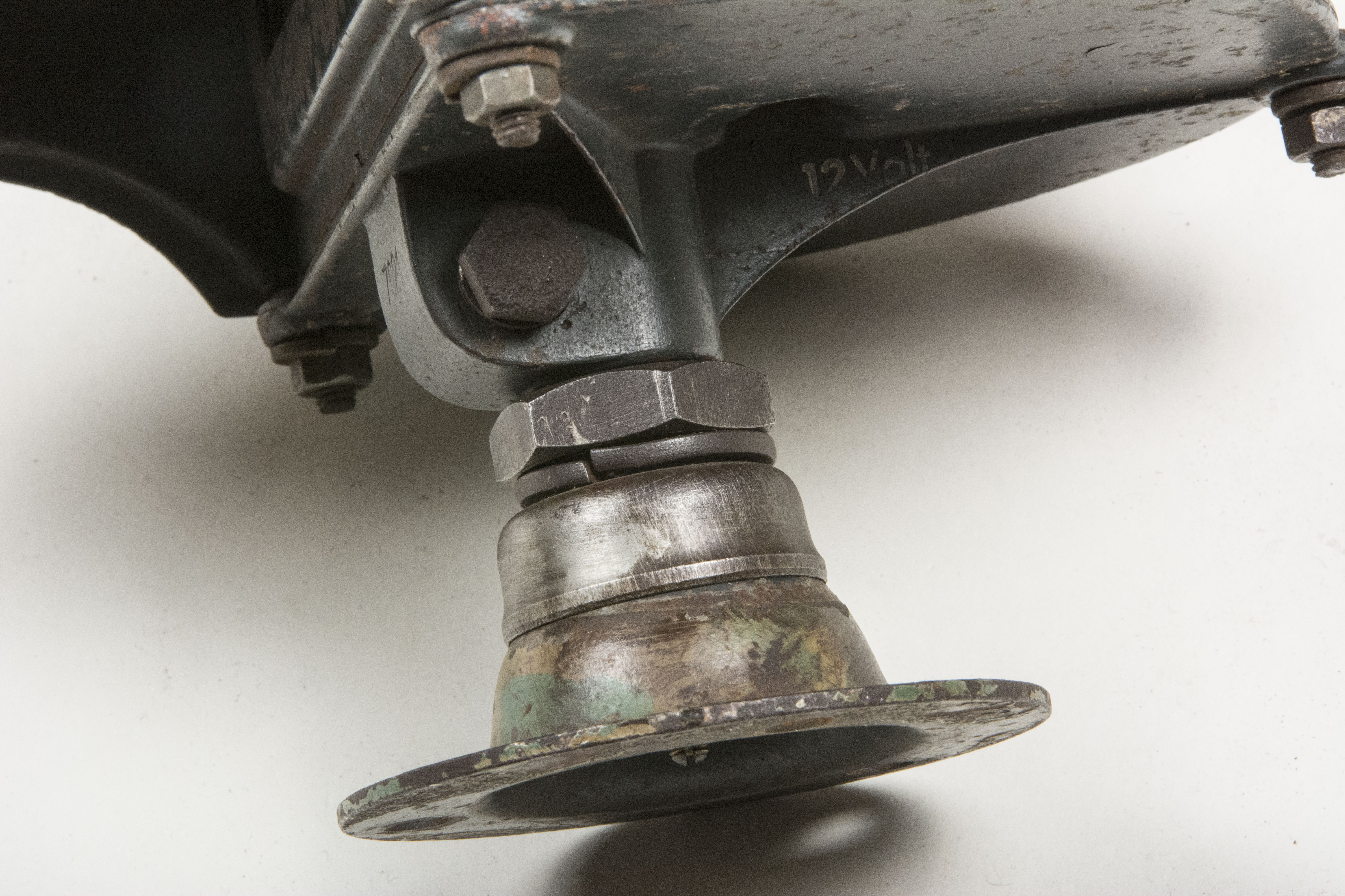 Notek vehicle blackout light with mount fjm44