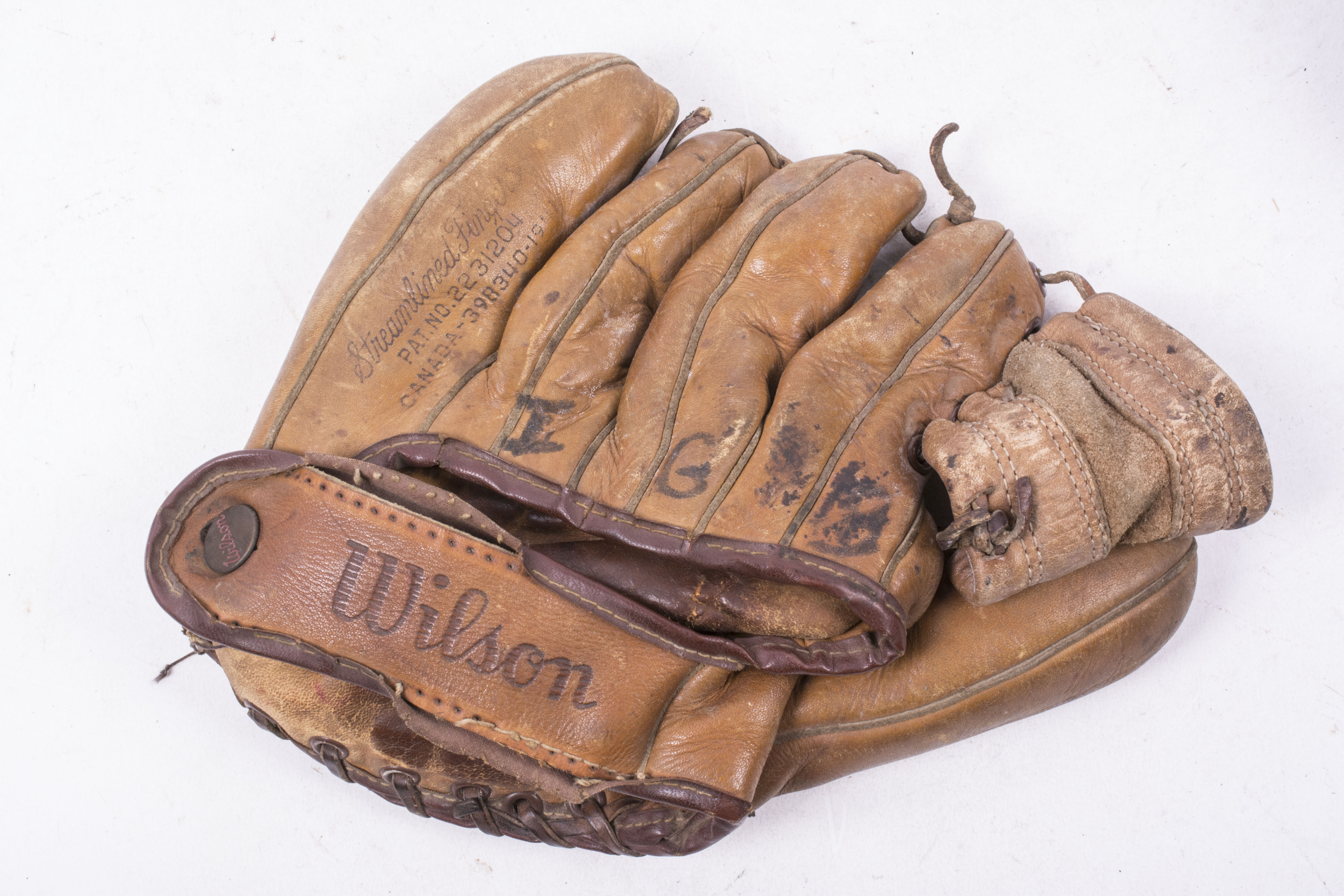 Baseball pitcher glove by Wilson 1941 fjm44