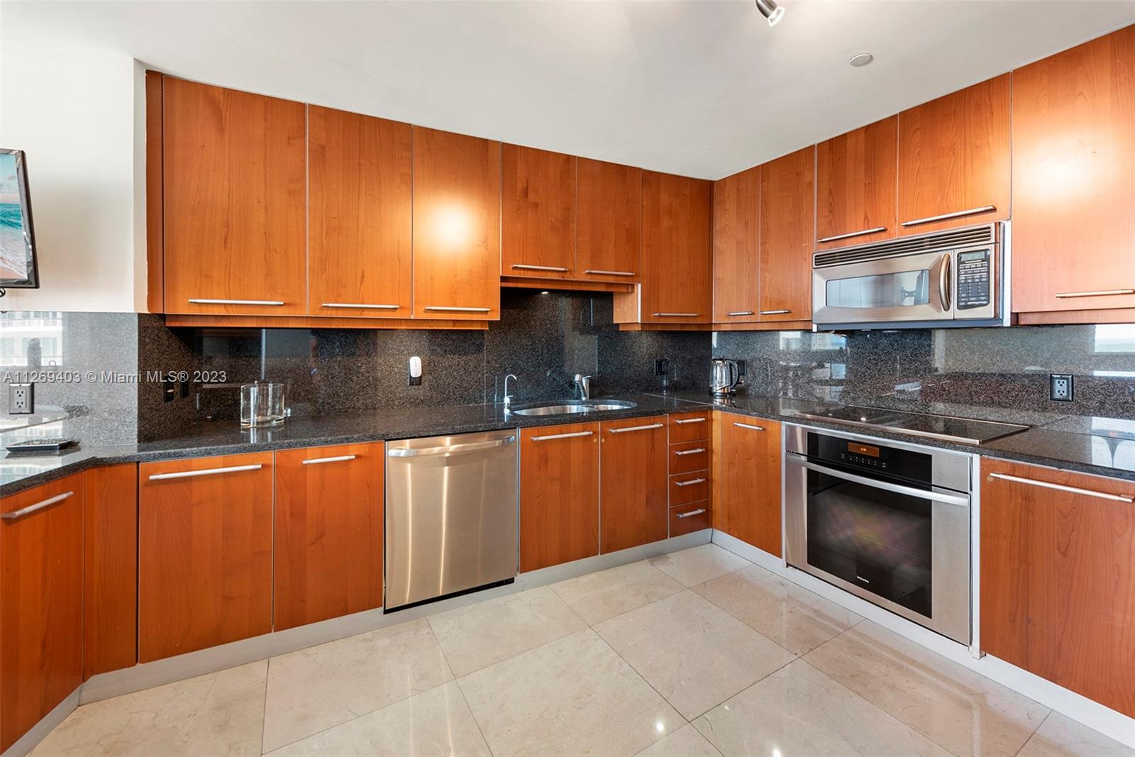 Apartments & Condos For Rent in Brickell Key Miami