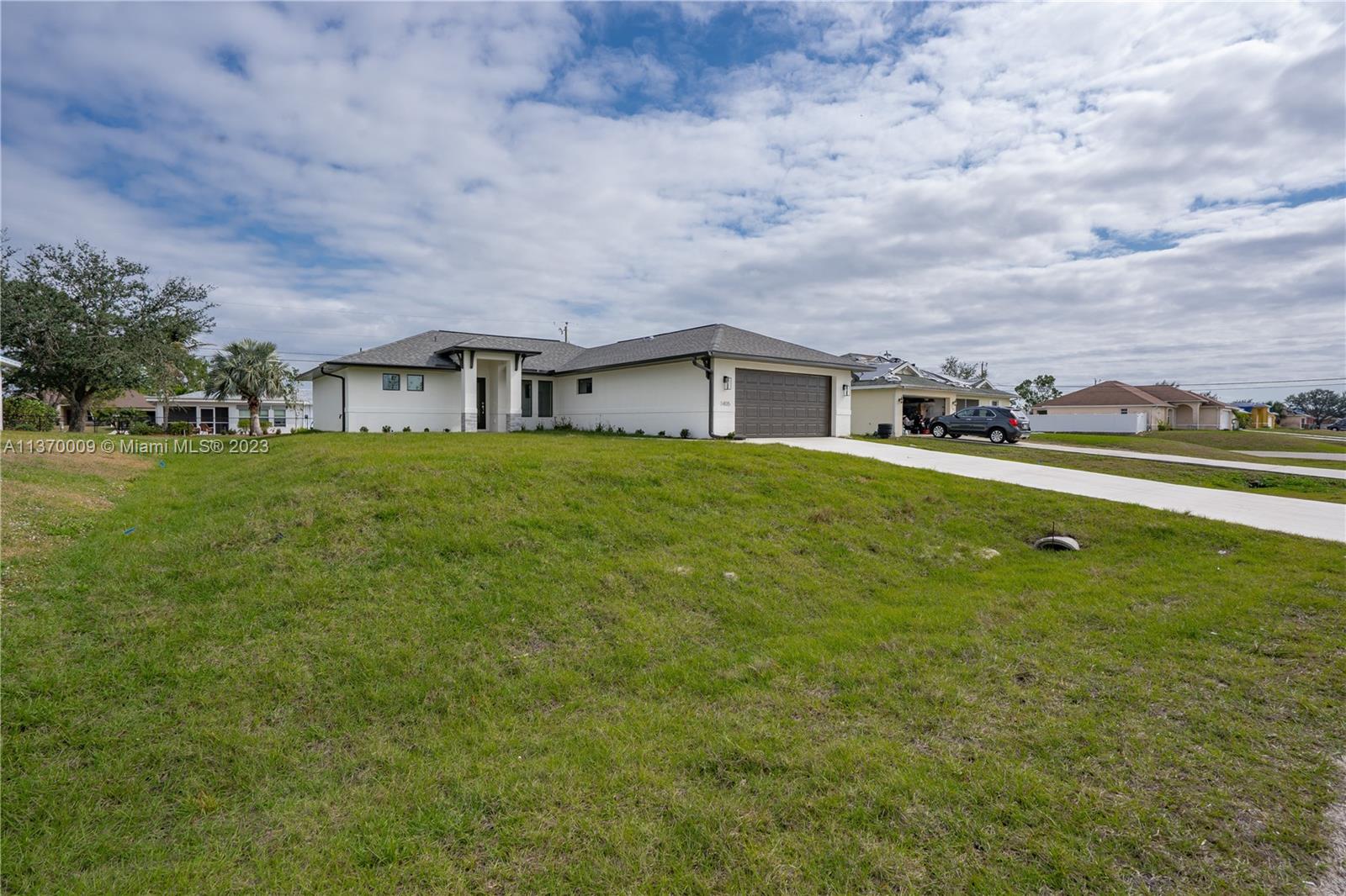 1405 NE 16th Pl, Cape Coral MLS A11370009 For Sale