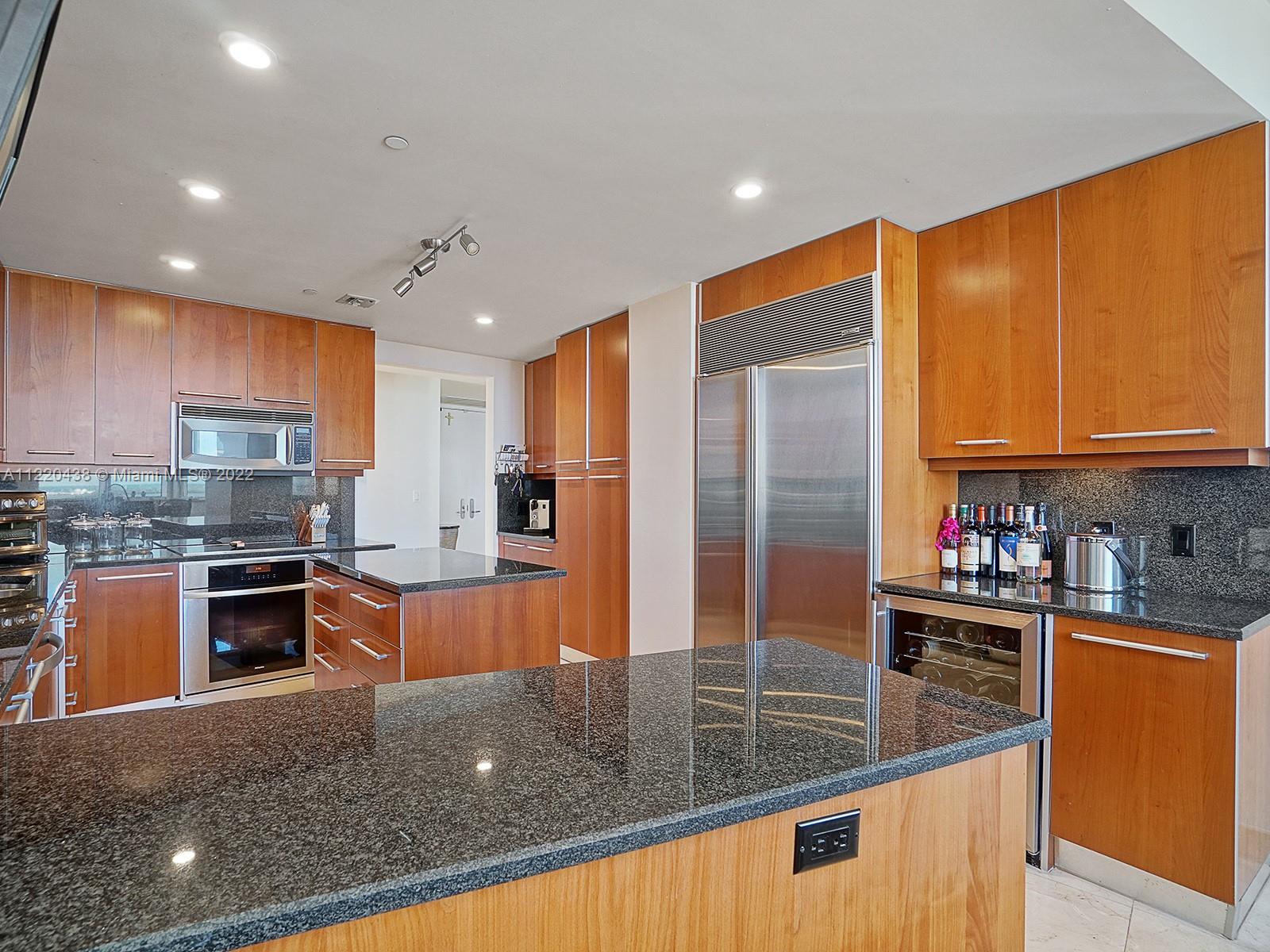 Apartments & Condos For Rent in Brickell Key Miami