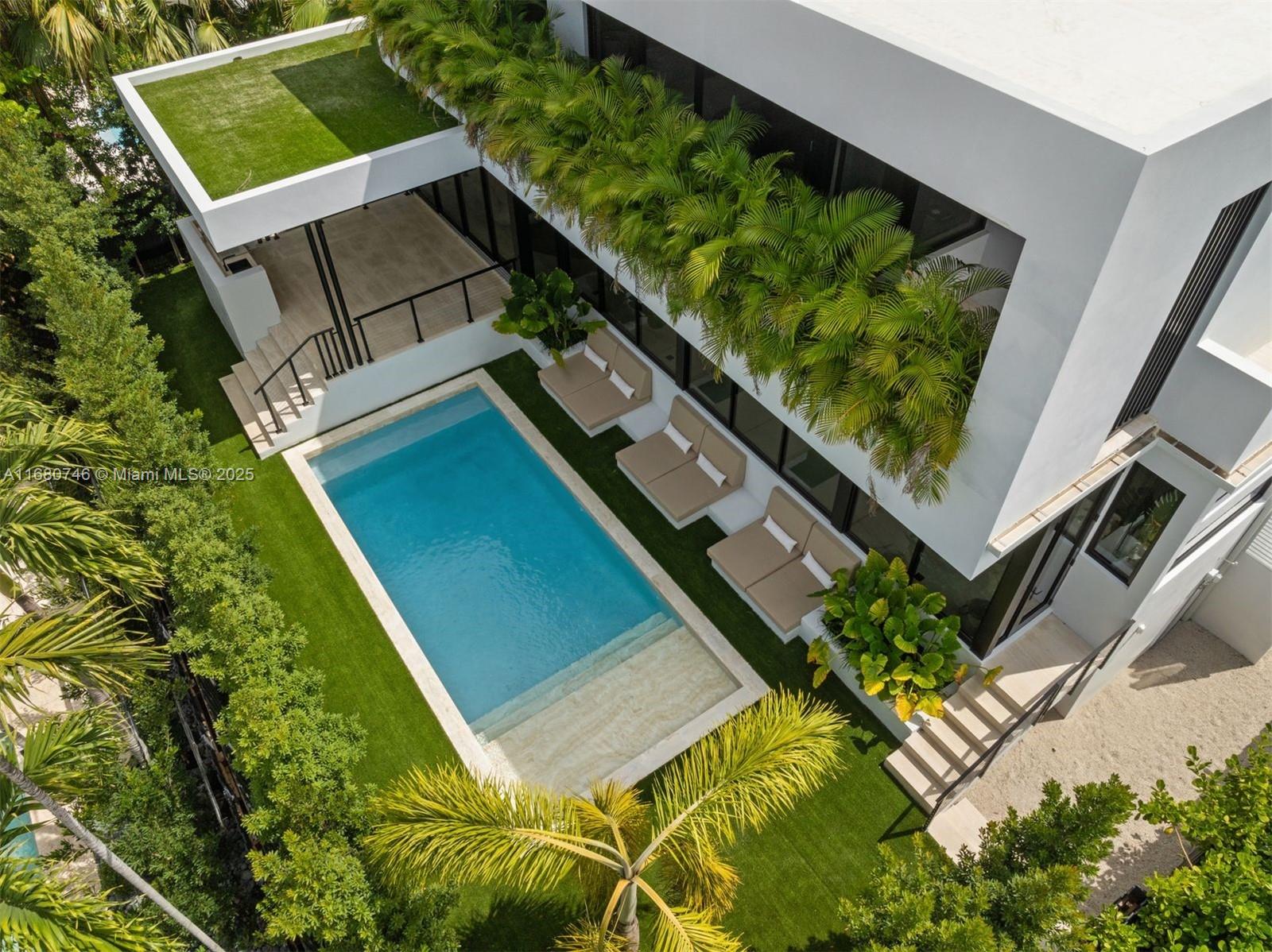 650 Warren Ln, Key Biscayne MLS A11680746 For Sale