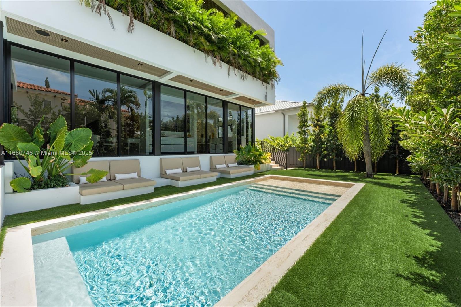 650 Warren Ln, Key Biscayne MLS A11680746 For Sale