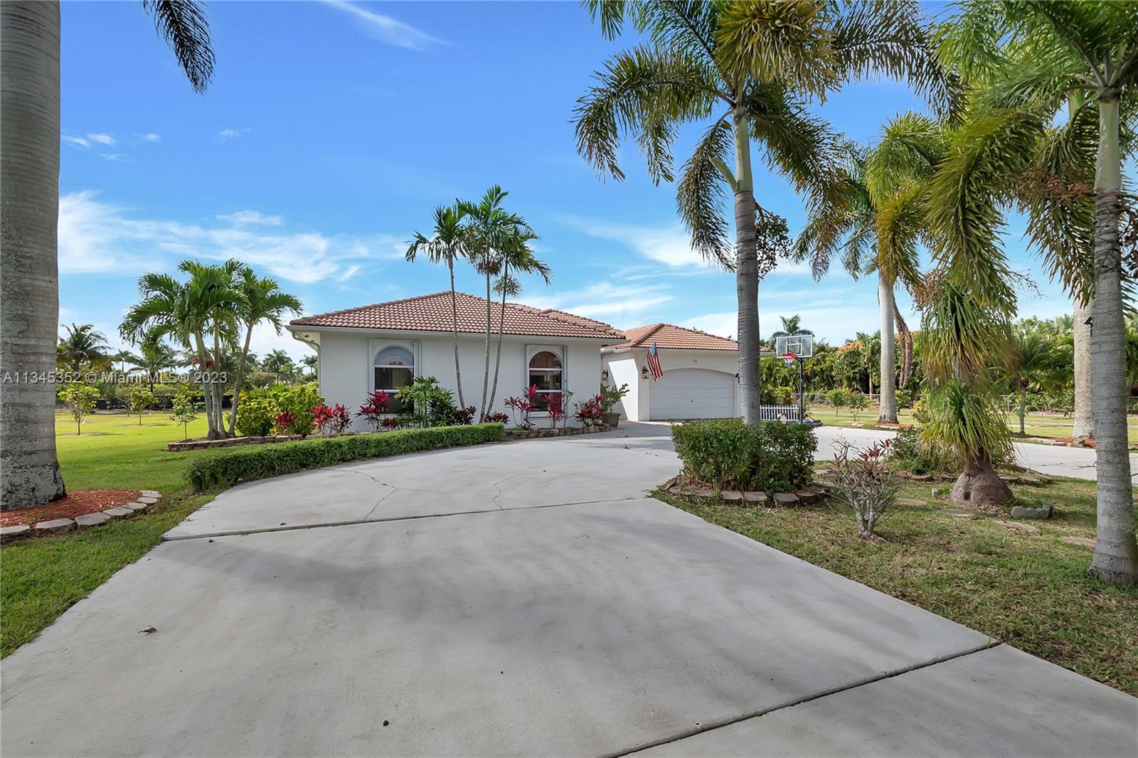 19320 SW 192nd St, Miami MLS A11345352 For Sale