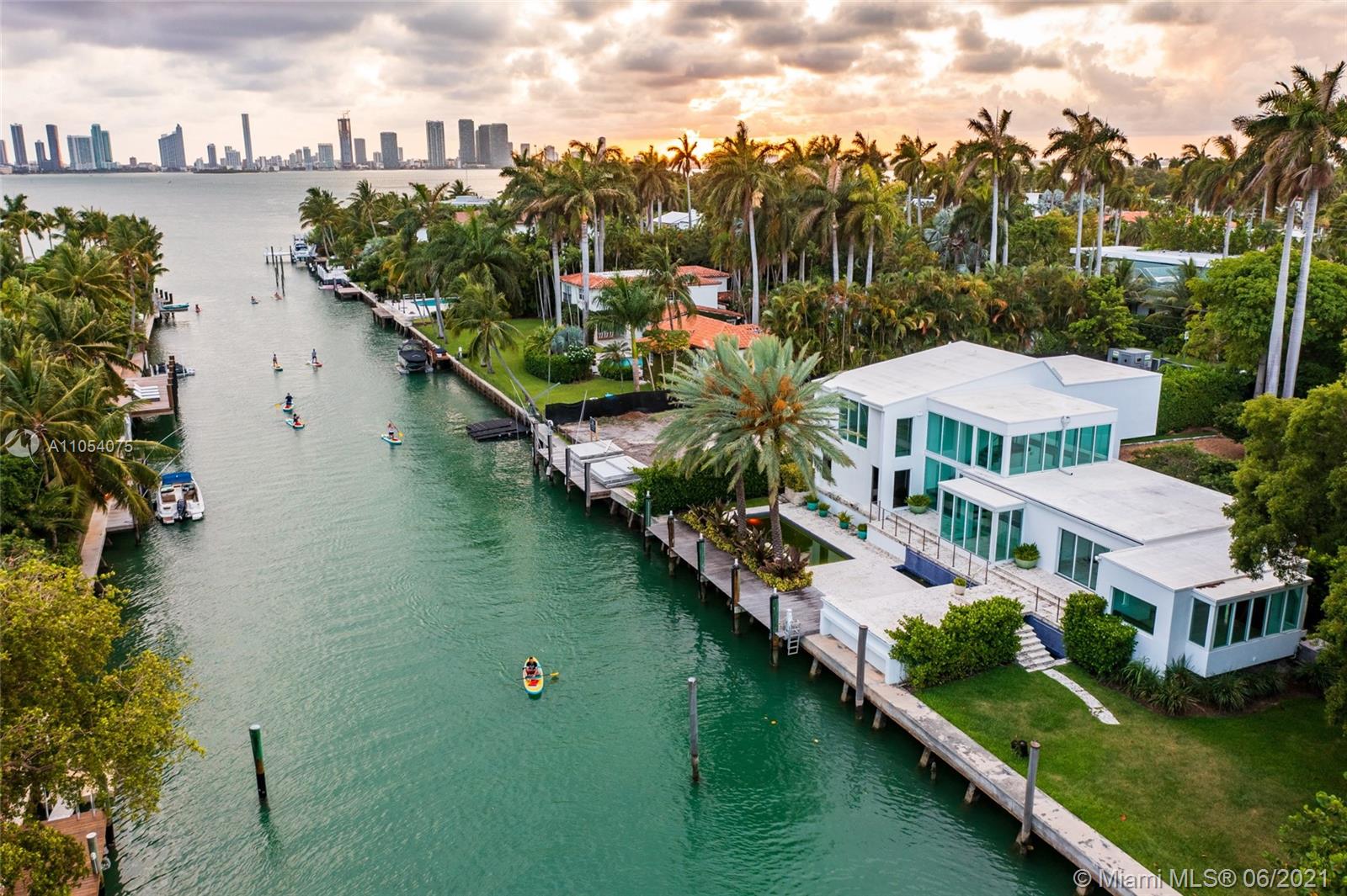 Sunset Islands Miami Real Estate
