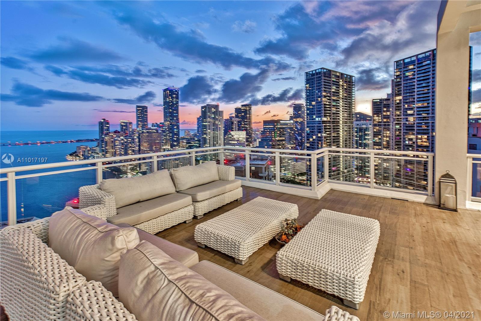 Apartments and condos for rent in Brickell Key Miami