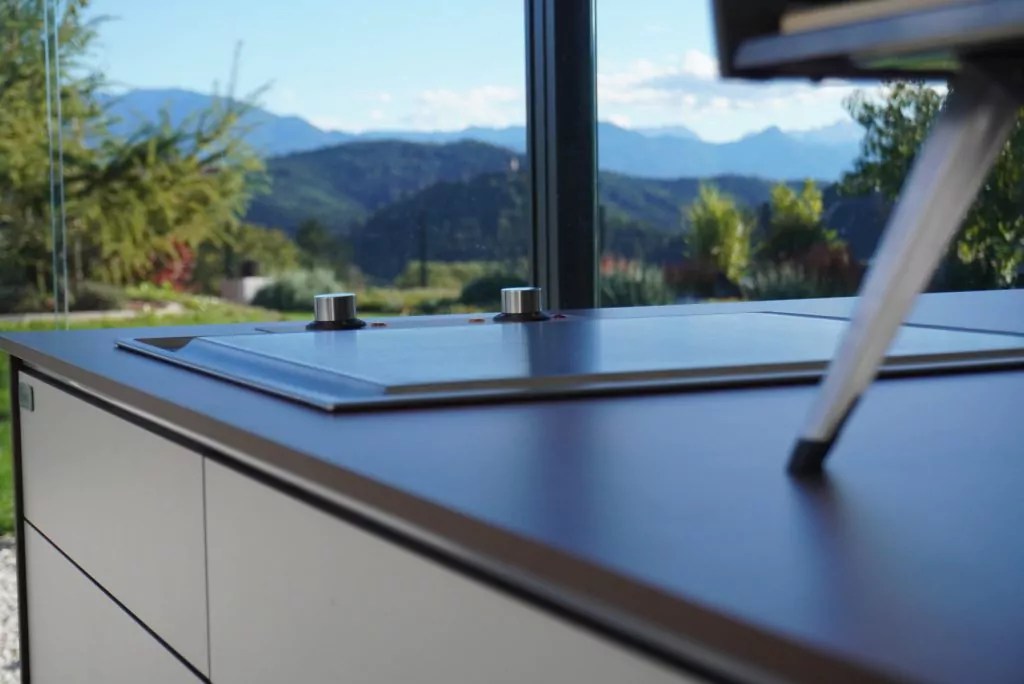 Holzkohle vs. Gasgrill – Welcher ist der bessere Grill? | FLAM.E