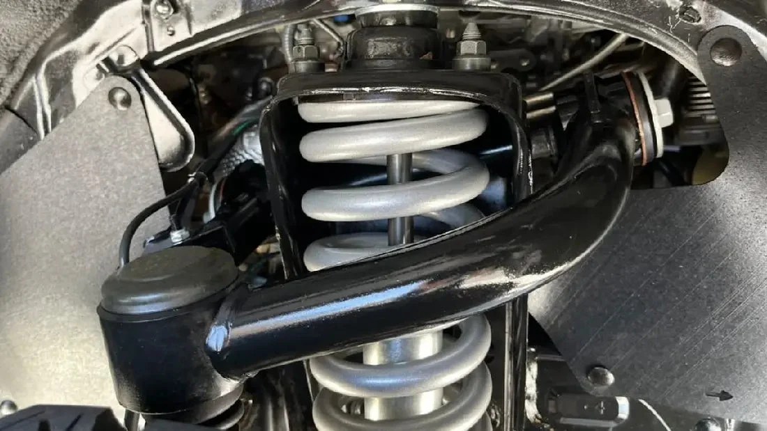 Comprehensive Guide to Upper Control Arms: Function, & Specific Models