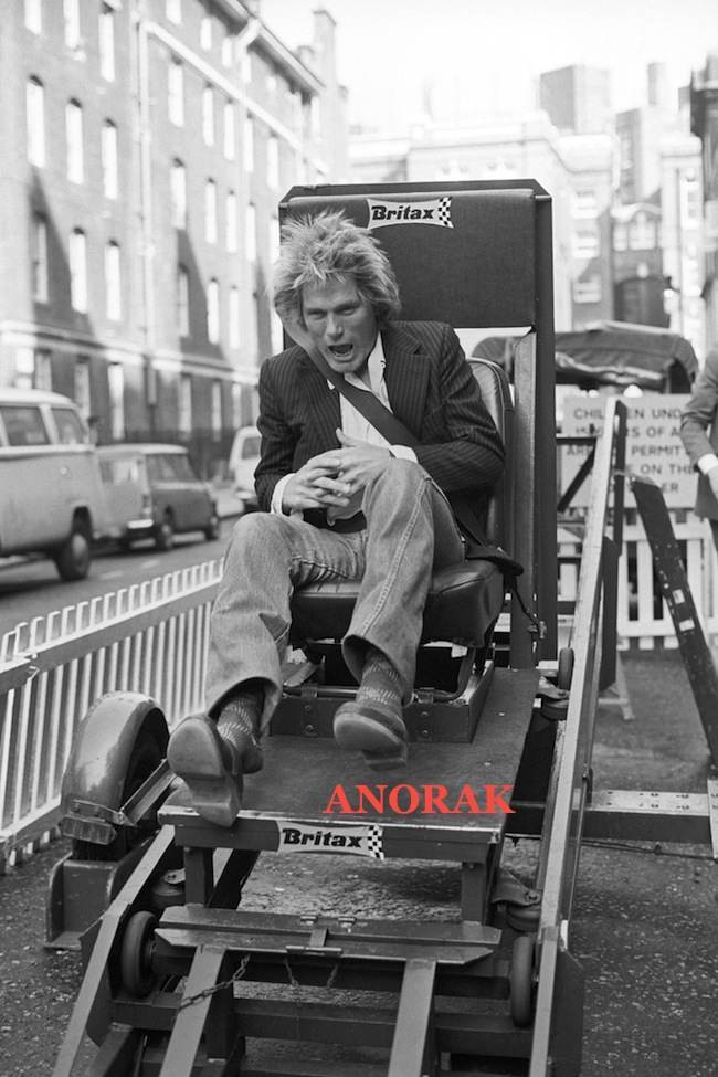 Flashback to 1981 wearing seat belts compulsory for drivers