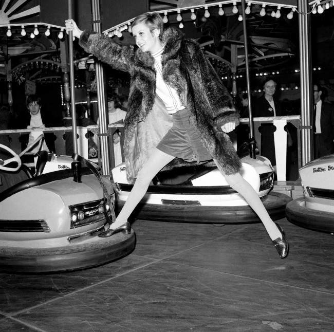 The history of the mini skirt in 14 photos Volume 1