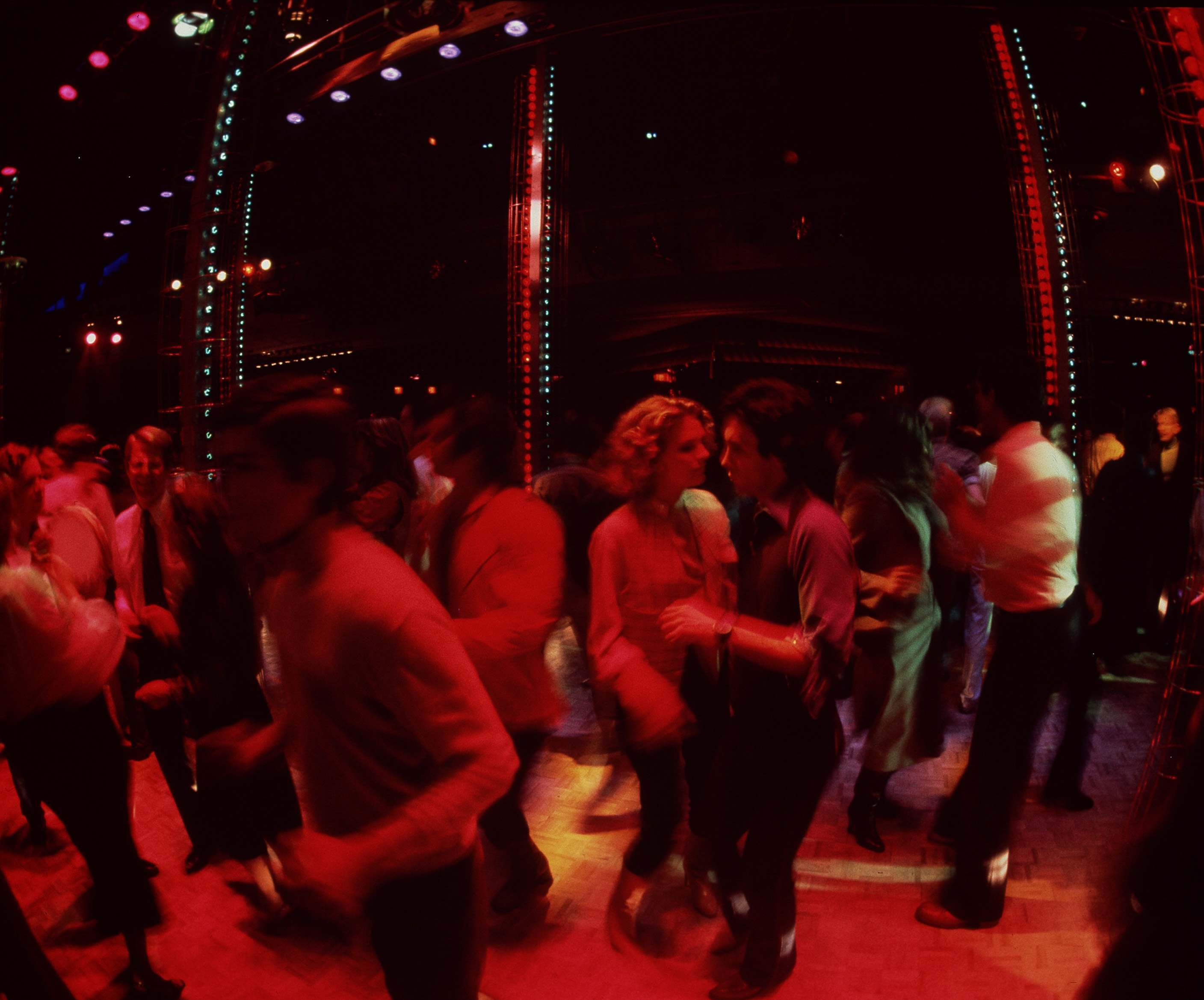Studio 54 In The 1970s Wonderful Photos Of Famous Faces Dancing At New
