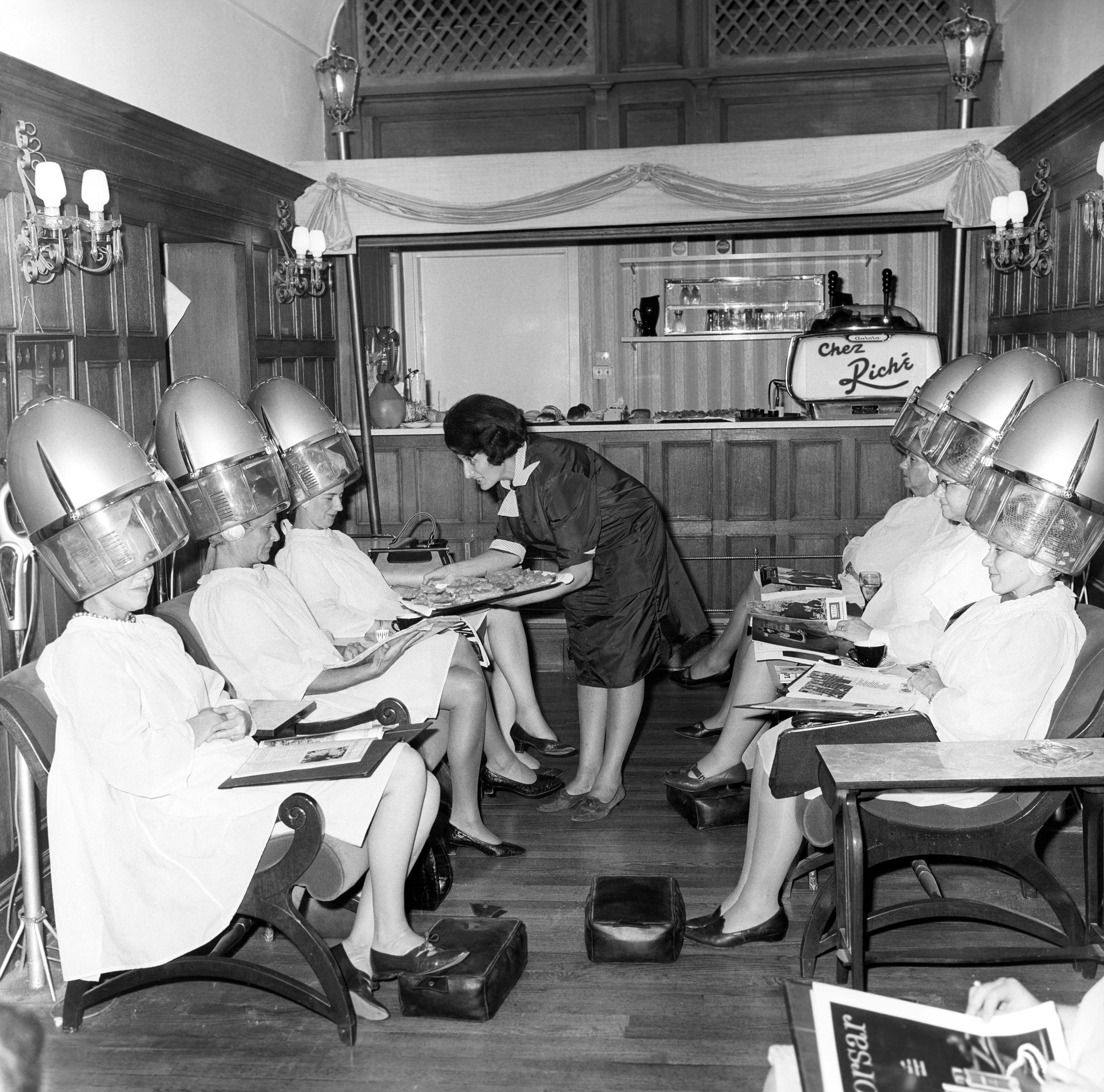 Life In The Barber's Shop And Salon British Hairdressing 19181972