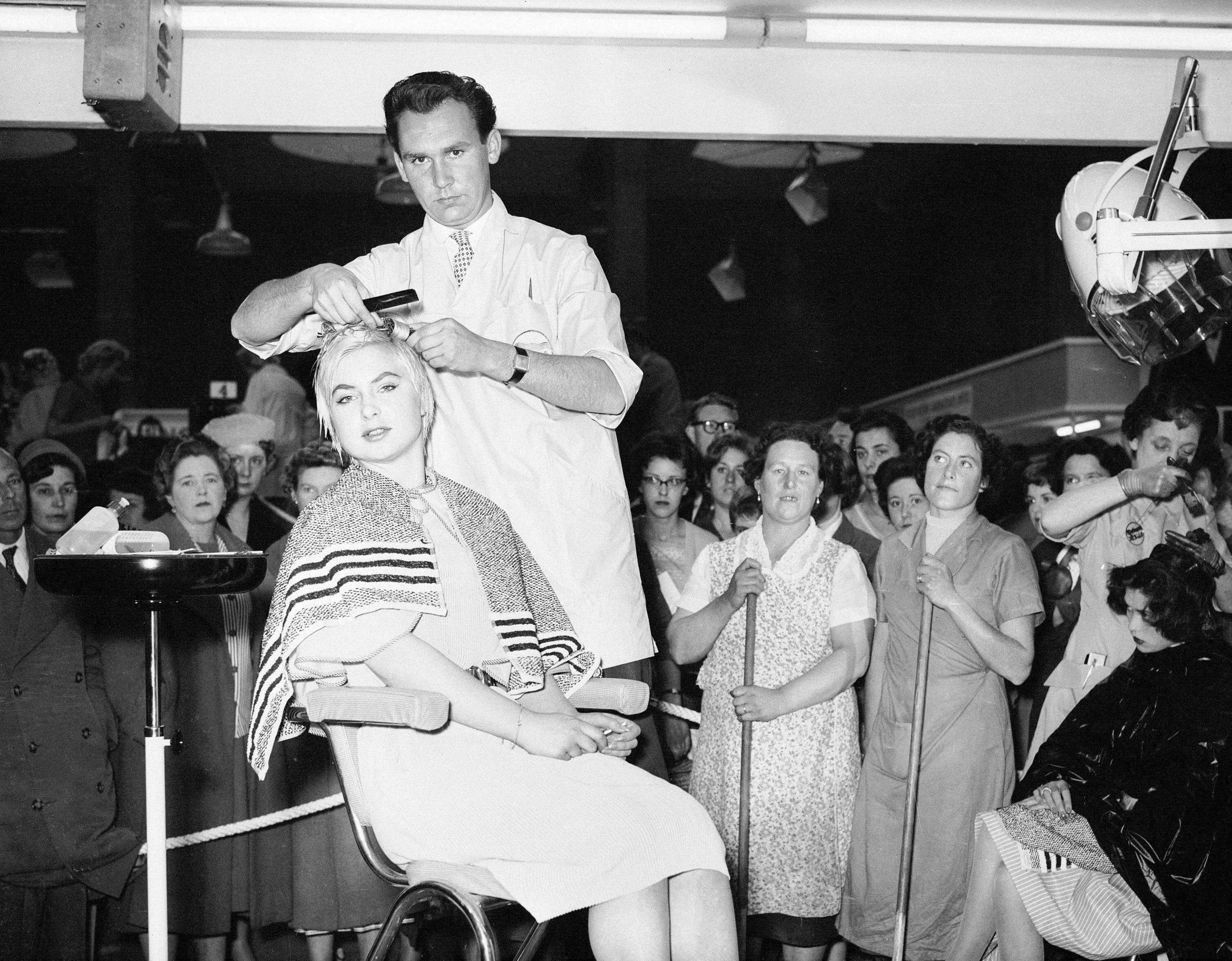Life In The Barber's Shop And Salon British Hairdressing 19181972