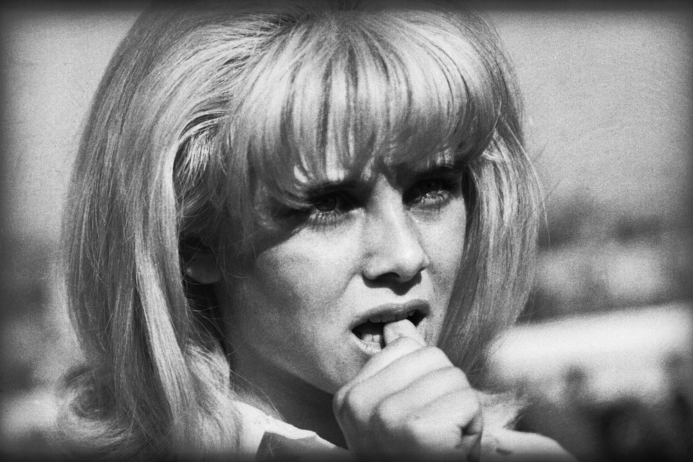 Sue Lyon's Risque Lolita Publicity Photos (1962) - Flashbak