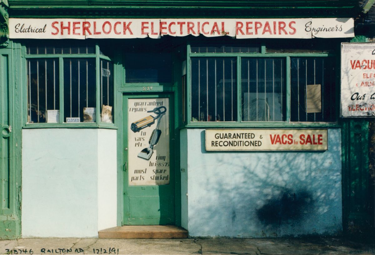 Repairs, Railton Rd, Brixton, 1991, Lambeth Flashbak