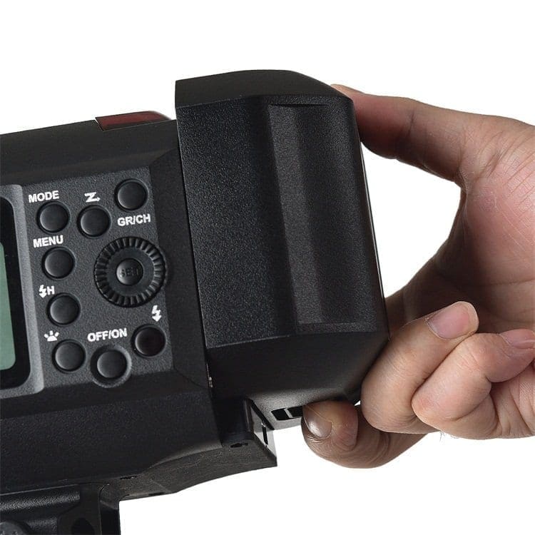 AD600BM - FlashGear.net