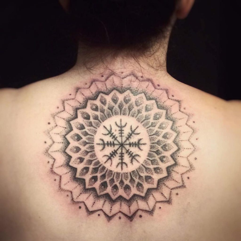 Tattoo 110 Des Meilleures Idees De Tatouage Viking Tendances 2020