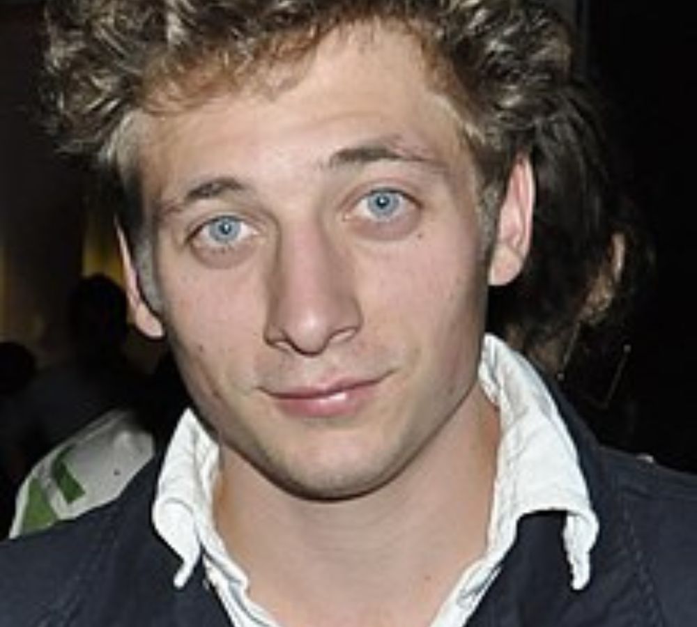 Jeremy Allen White Net Worth A Closer Look at the Actor's Financial(023)