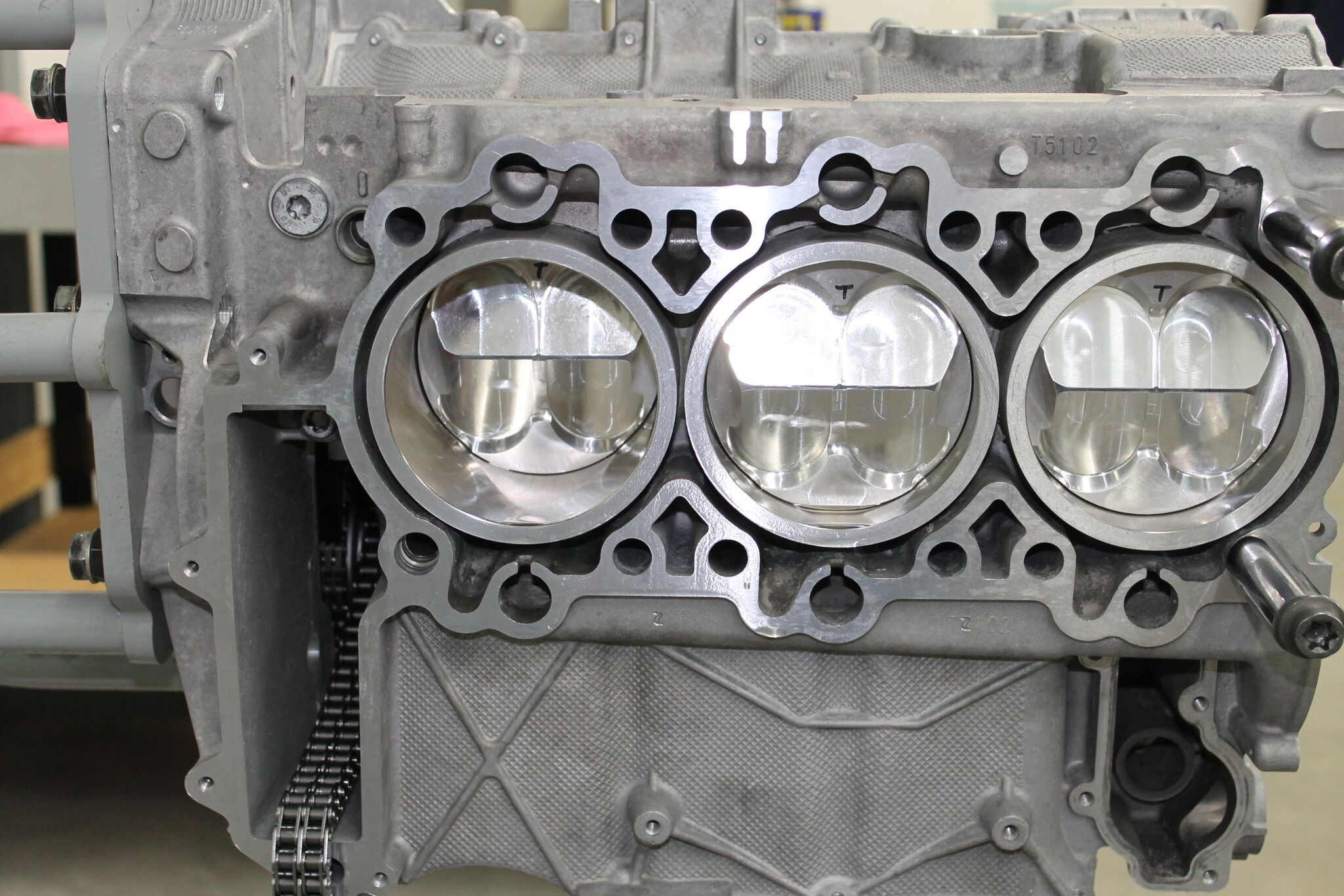 Cracked cylinder heads – Flat Six Innovations – Porsche Engine Experts