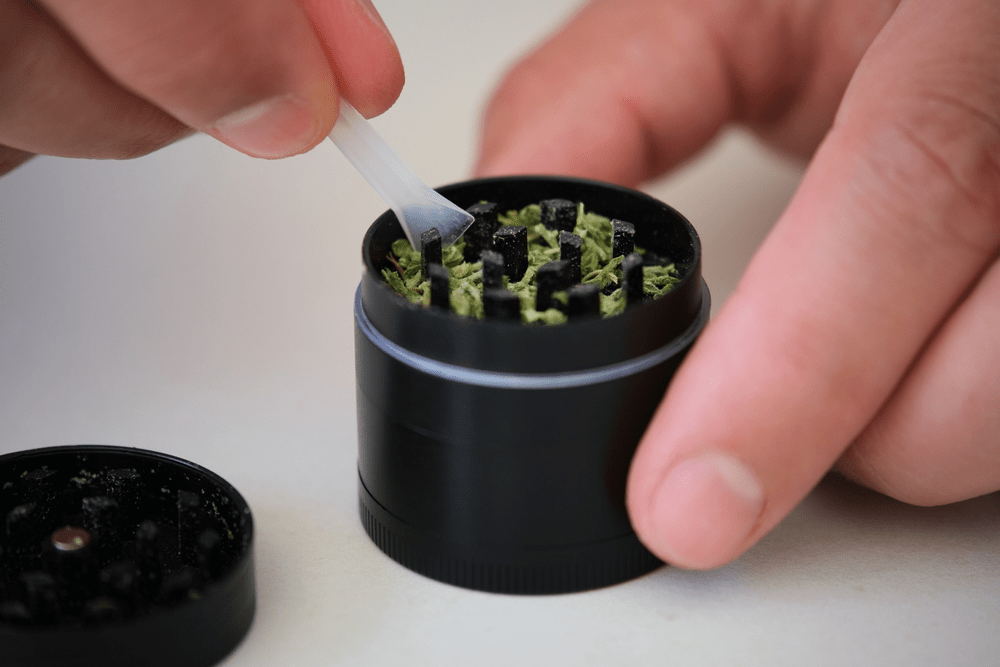 How To Clean A Weed Grinder 10 FAQ FlavorFix