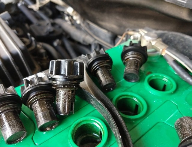 How To Avoid Sparks When Connecting Battery 2023 - Flawless Car Guide