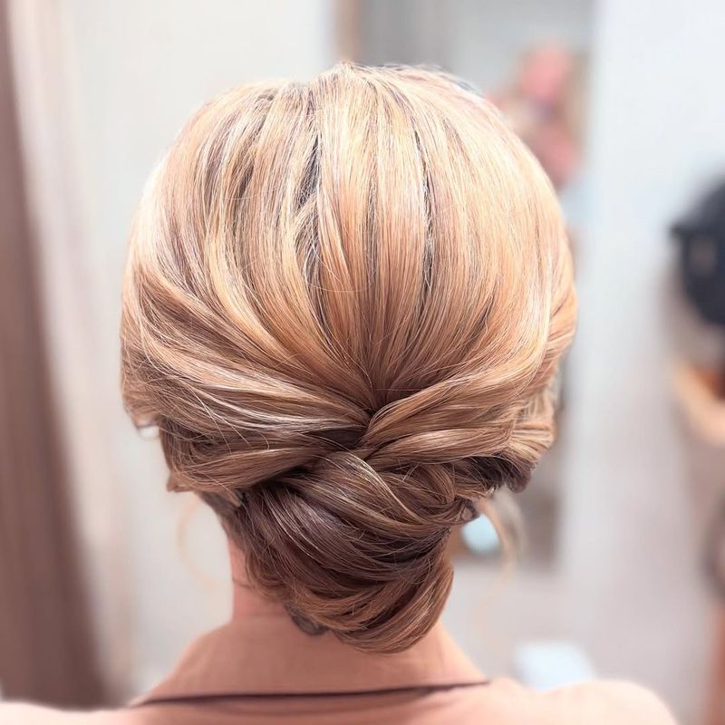 30 Elegant Wedding Hairstyles For Older Brides