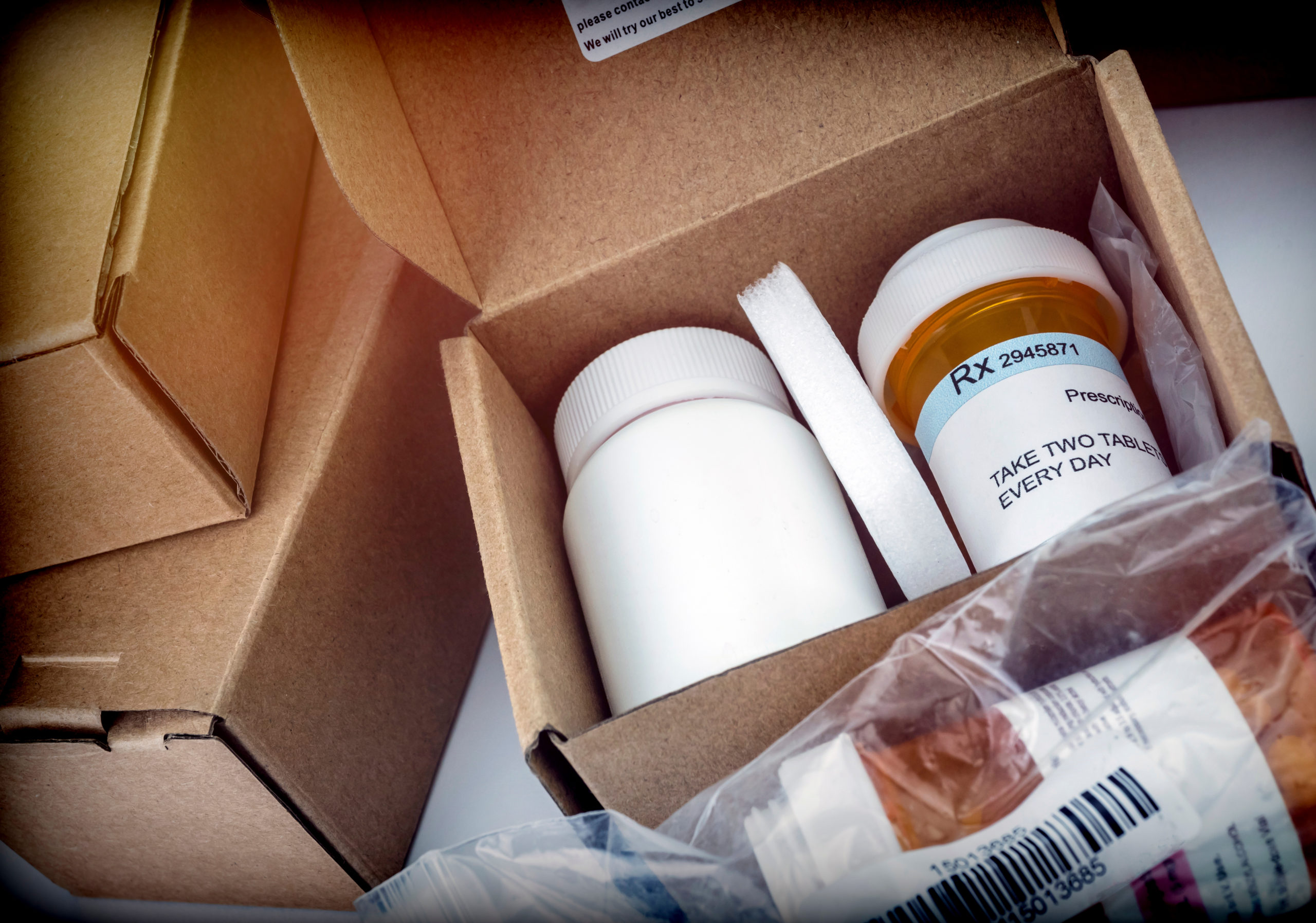 How Do Medical Couriers Work with Pharmacies? Fleet Couriers
