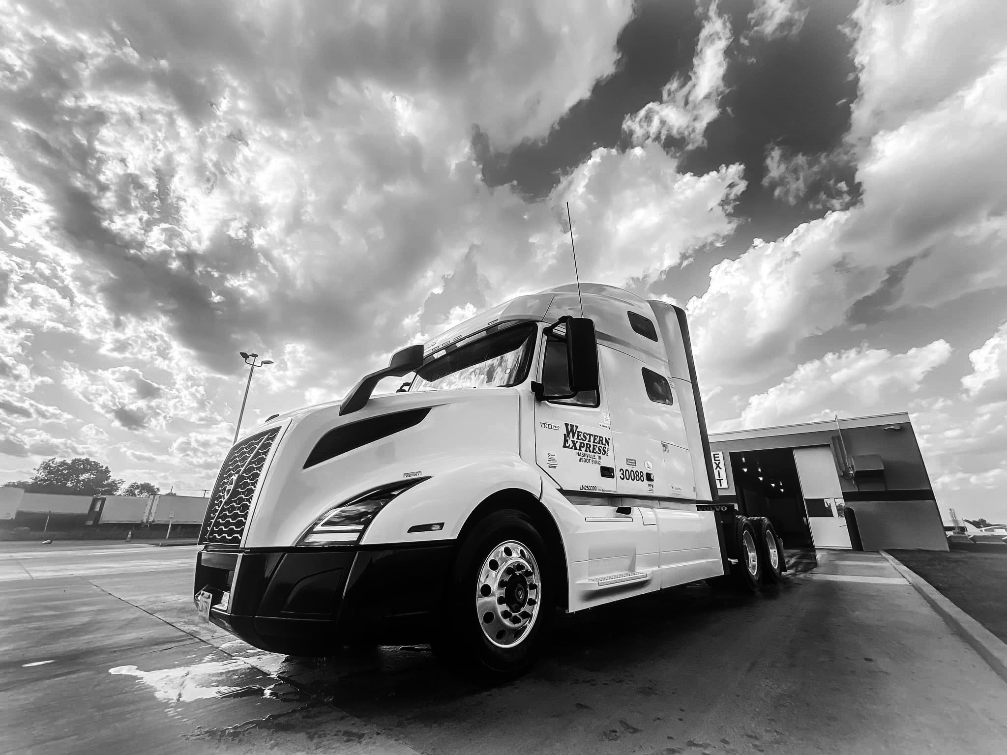 Western Express Chooses Platform Science to Modernize and Improve the