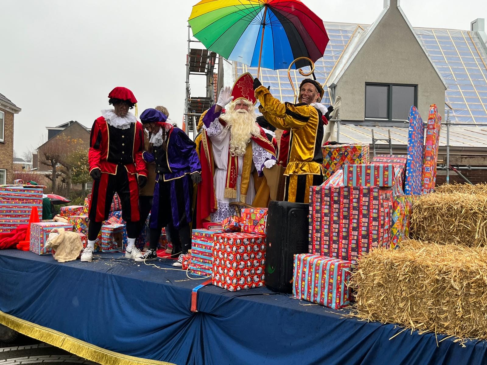 Sinterklaasintocht in Egmond aan den Hoef Flessenpost uit Egmond