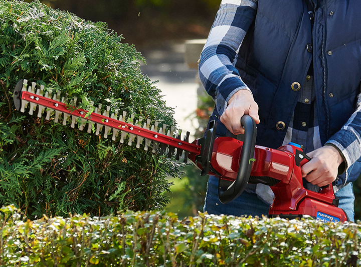 Toro® 60V Max Hedge Trimmers Cordless Hedge Trimmers