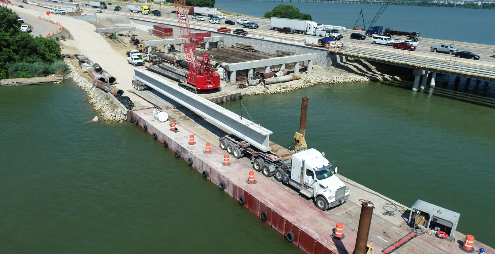 Setting girders on Lake Ray Hubbard Flexifloat