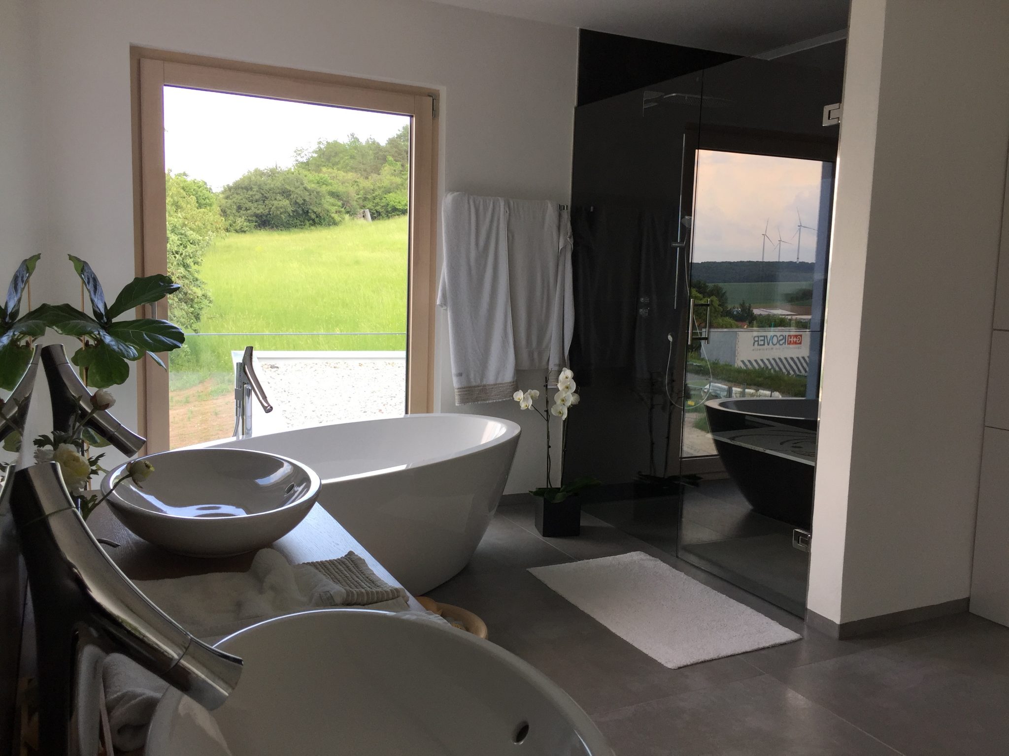 Neues Badezimmer mit WOWEffekt fliesenraum Ihre Fliesenausstellung