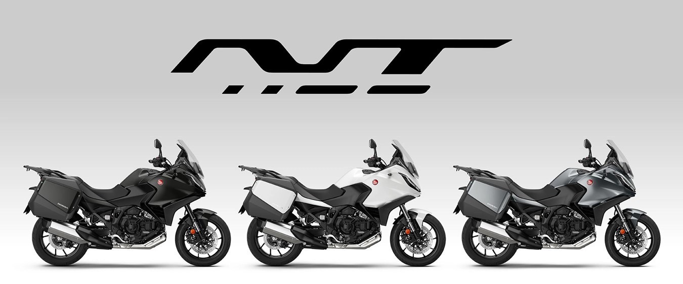 The Multifunctional Honda NT1100 Flies on the Visor