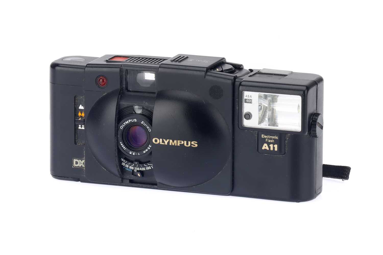 Lot 210 An Olympus XA3 35mm Viewfinder Camera,