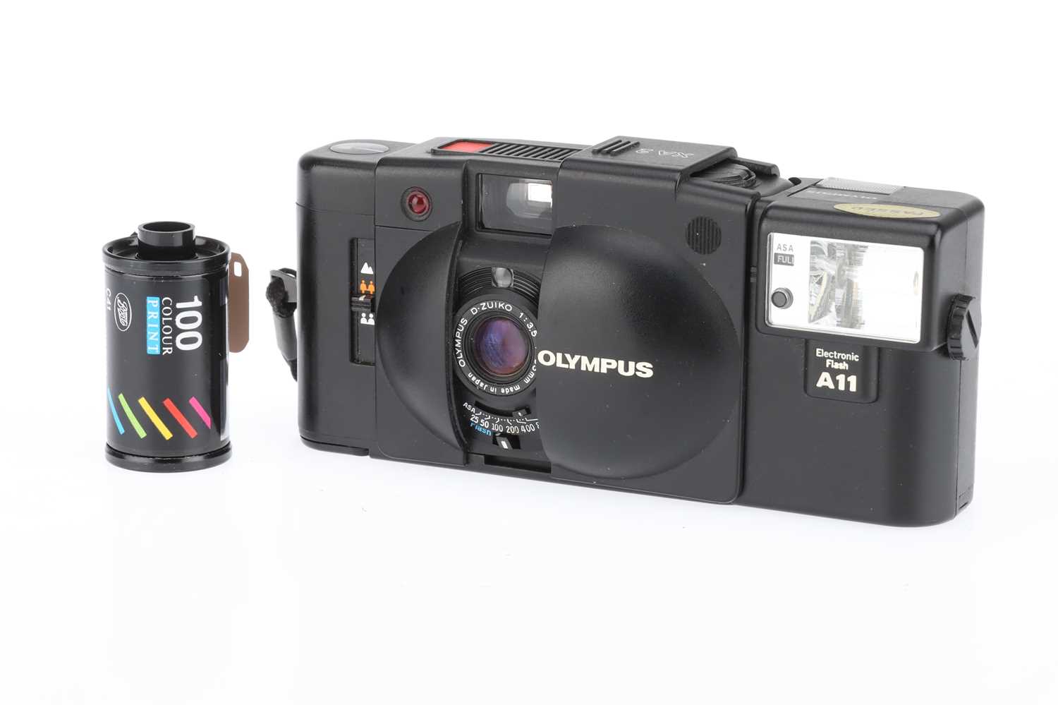Lot 170 An Olympus XA 2 35mm Compact Camera