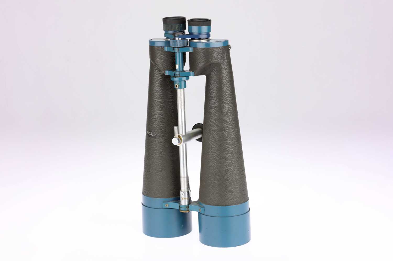 Lot 634 A Pair of Swift Observation 20x80 Binoculars,