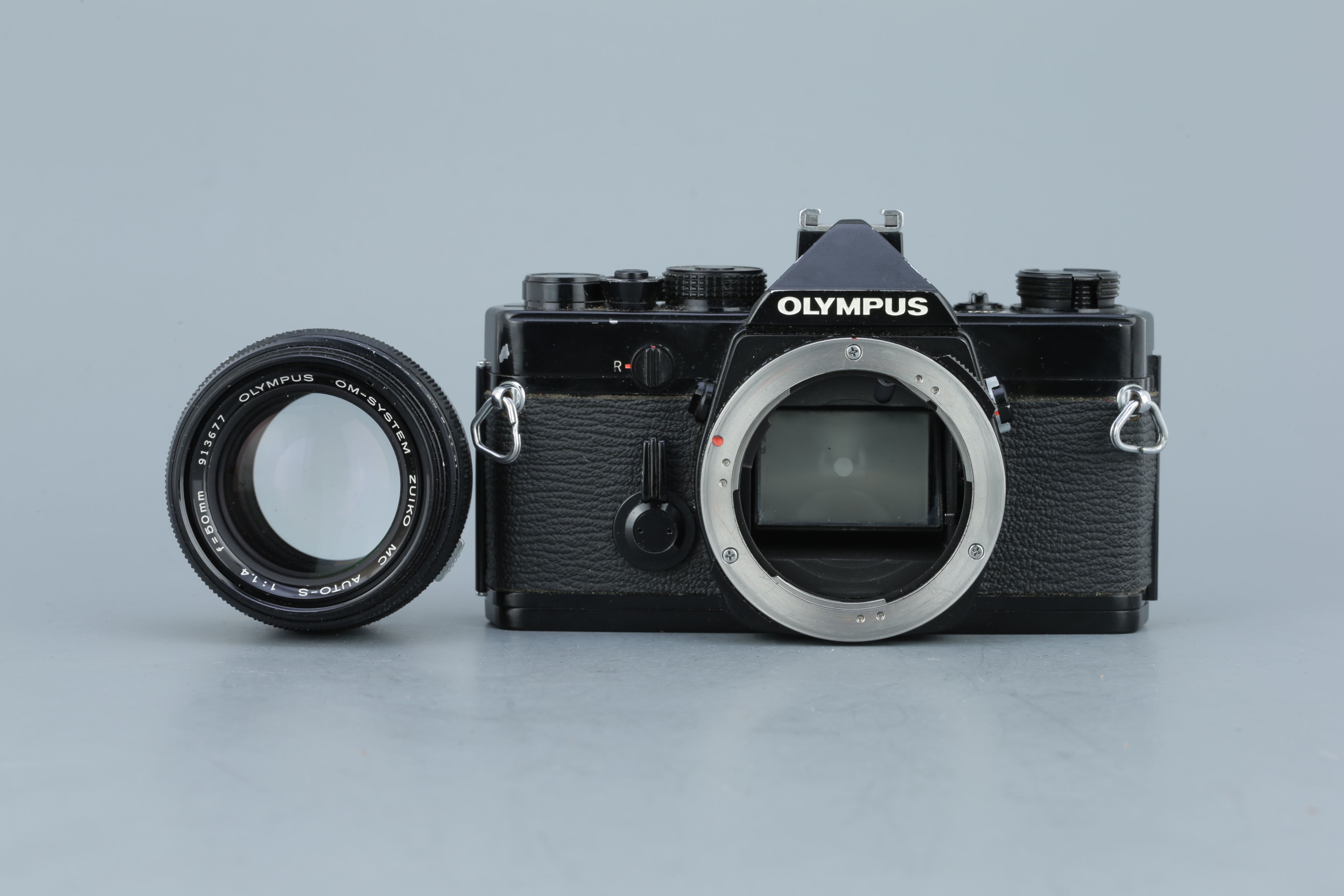 Lot 252 An Olympus OM1 SLR Camera
