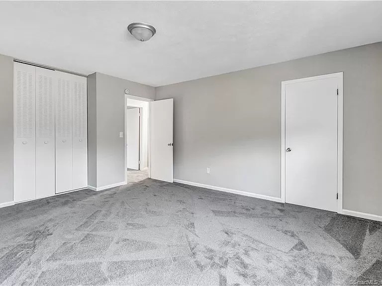 33 Lakeside Dr Unit 39, Bristol, CT06010 Flippin' CT