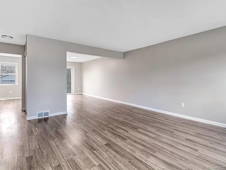 33 Lakeside Dr Unit 39, Bristol, CT06010 Flippin' CT