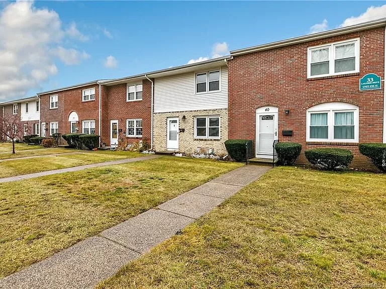 33 Lakeside Dr Unit 39, Bristol, CT06010 Flippin' CT