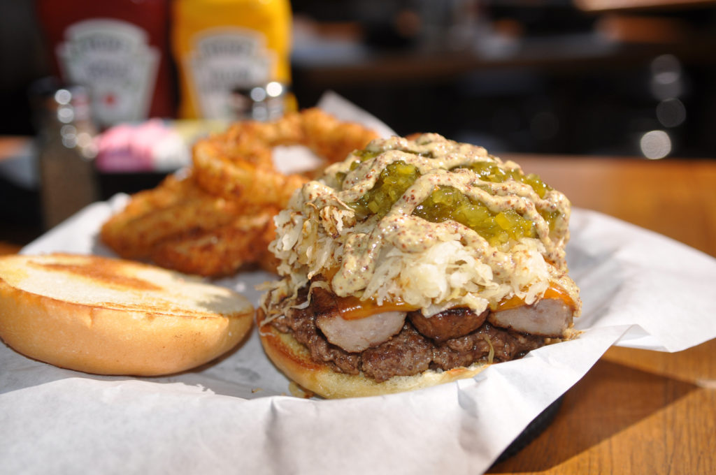 bom Flips Patio Grill