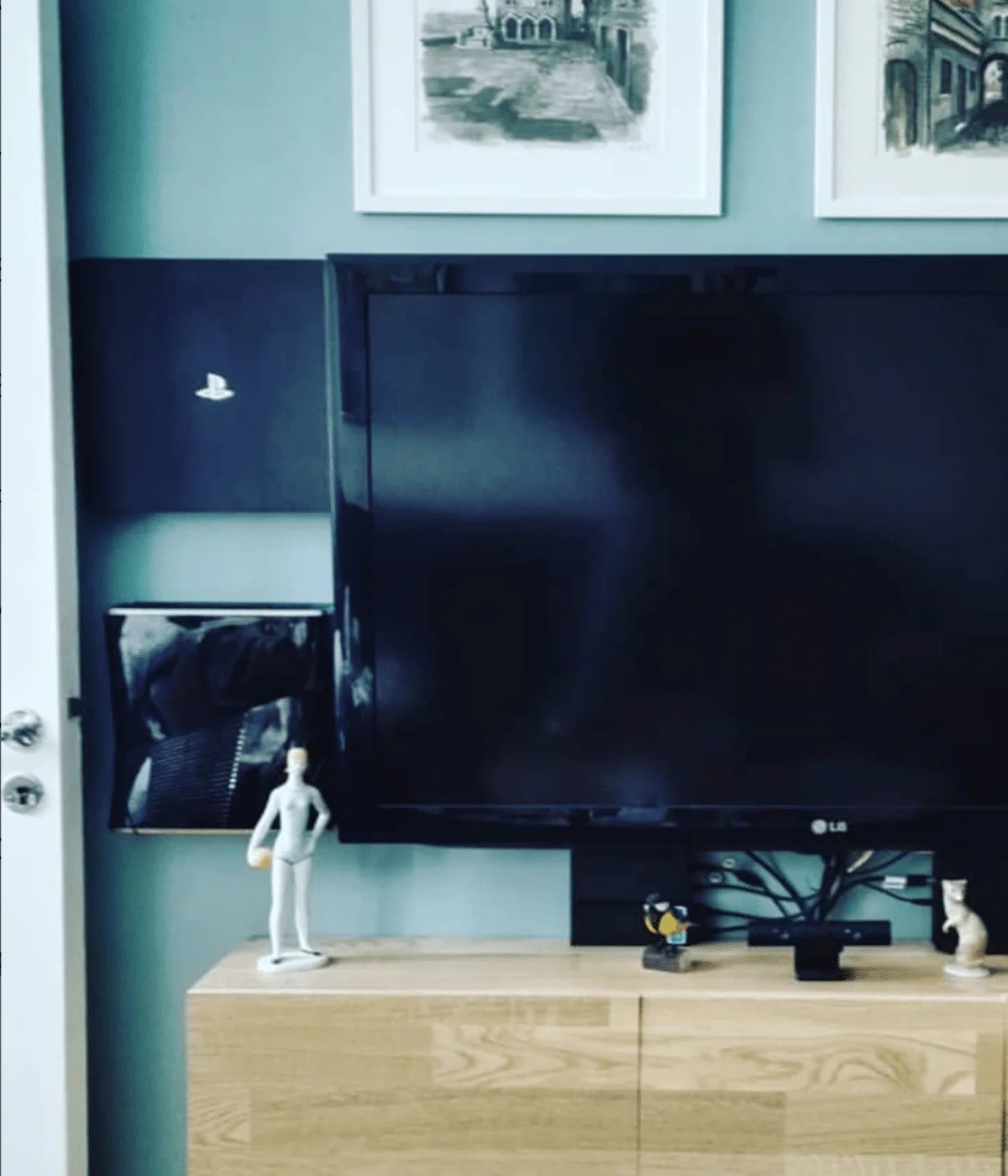 XBOX 360 Wall Mount | Microsoft XBOX 360 Compatible Mount