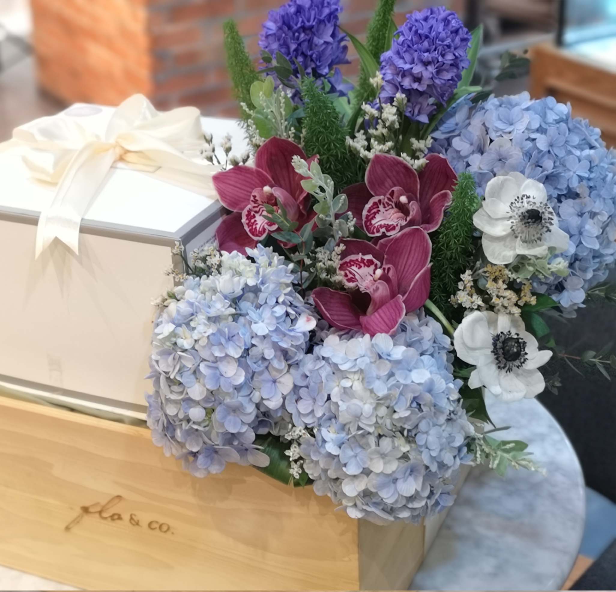 Flower & Gift Flo & Co