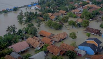 Check spelling or type a new query. Cause And Effects Of Flooding In Jakarta Cara Golden