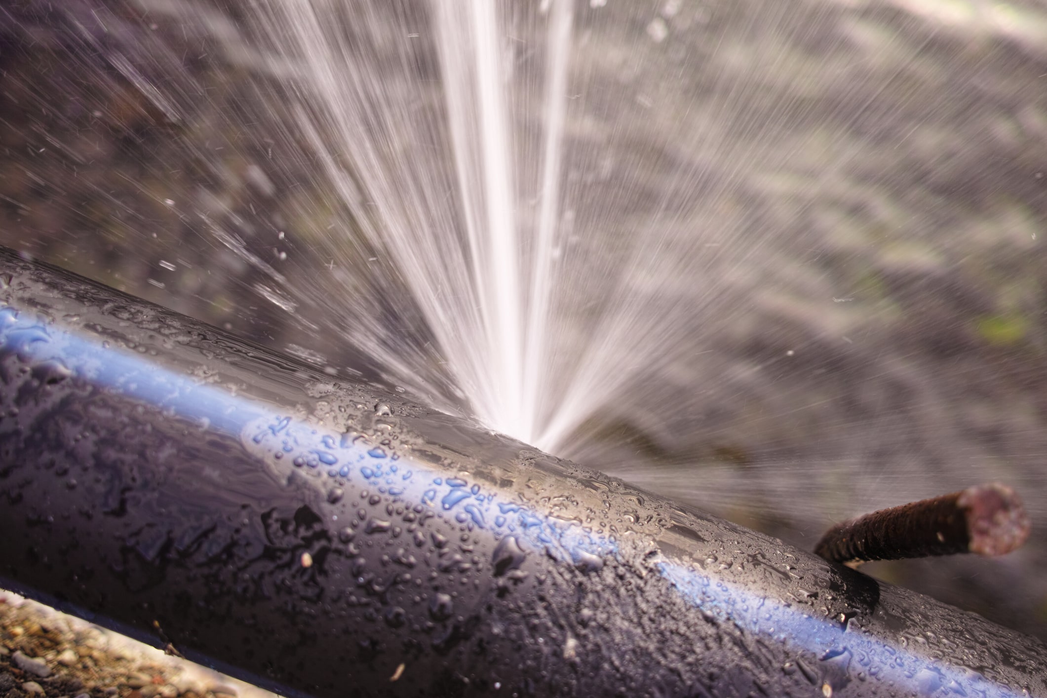 How to Avoid Pipe Bursts in the Summer Flood Services