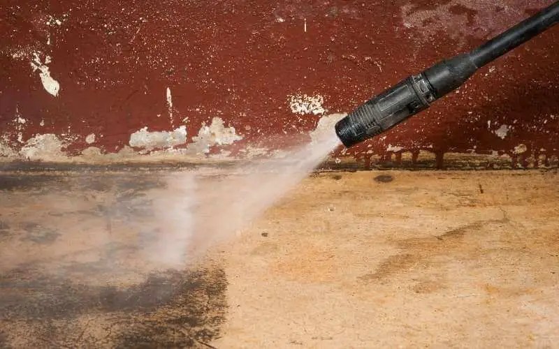 How to Remove Red Clay Stains From Concrete (2 Easy Fix)