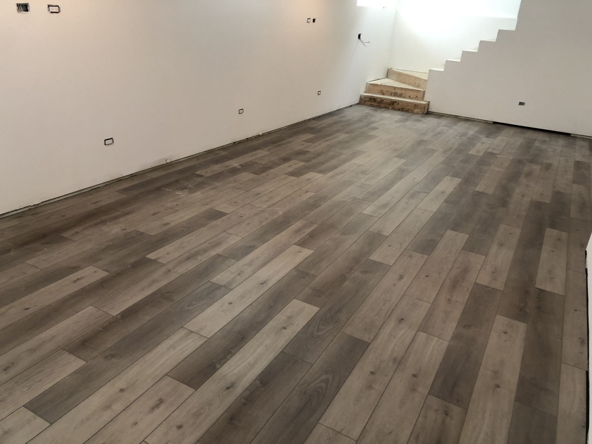 Luxury Vinal Plank Installation Chicago, FLOORecki LLC