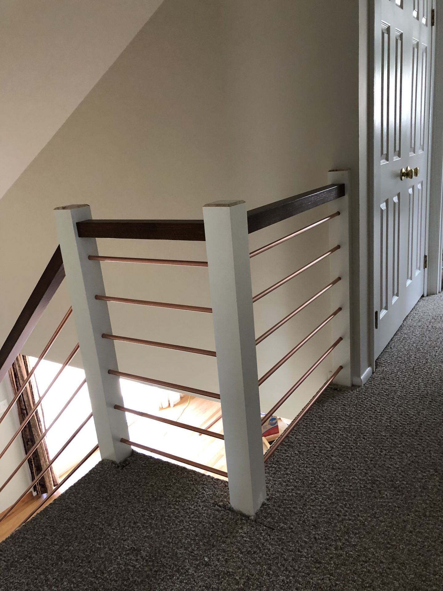 White newel posts, oak hand rails and copper bars Chicago, FLOORecki